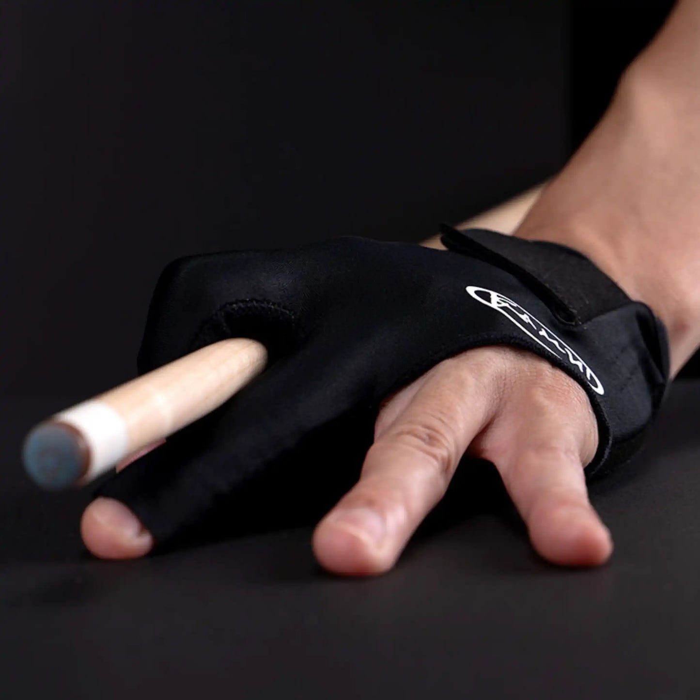 Luva Kamui para Bilhar – Performance Profissional e Conforto Total